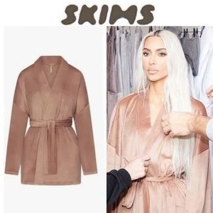 SKIMS Velour Wrap Natural Short Robe Fleece Sienna sz S NWT